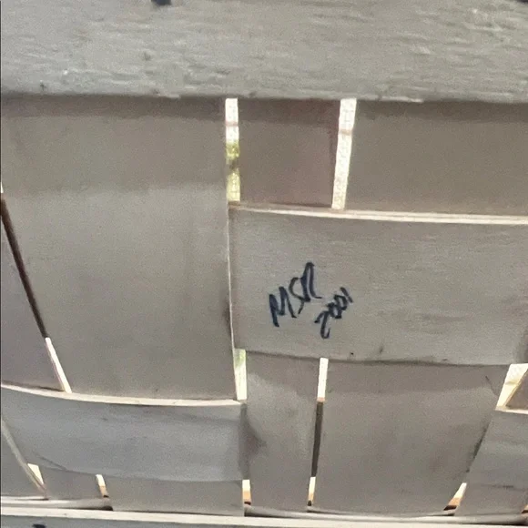 Longaberger basket with liner, plastic, and handles - Picture 6 of 8